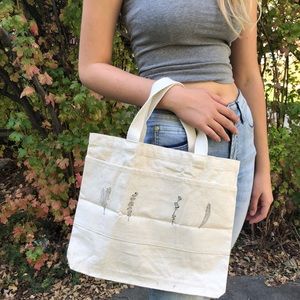 Tote bag with floral stamps